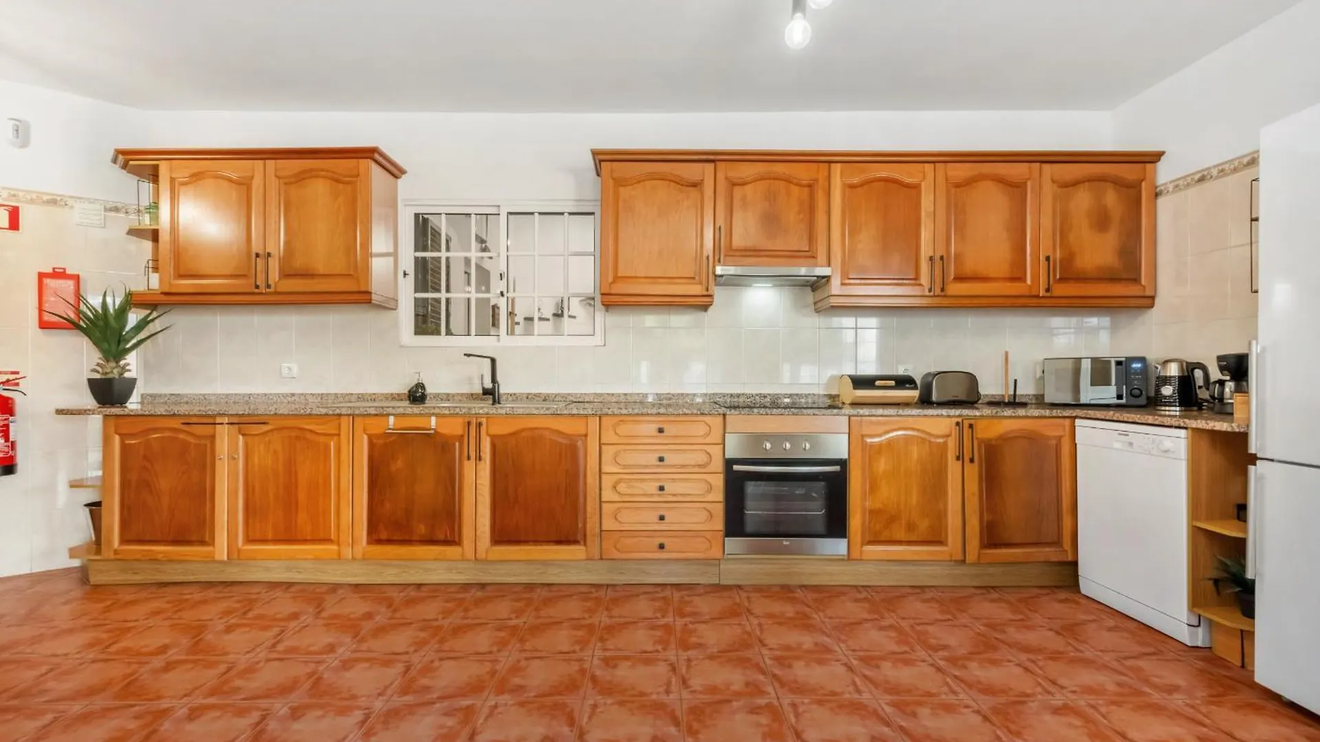 סנטה קרוז Sea View Villa By Madeira Sun Travel 0*, סנטה קרוז
